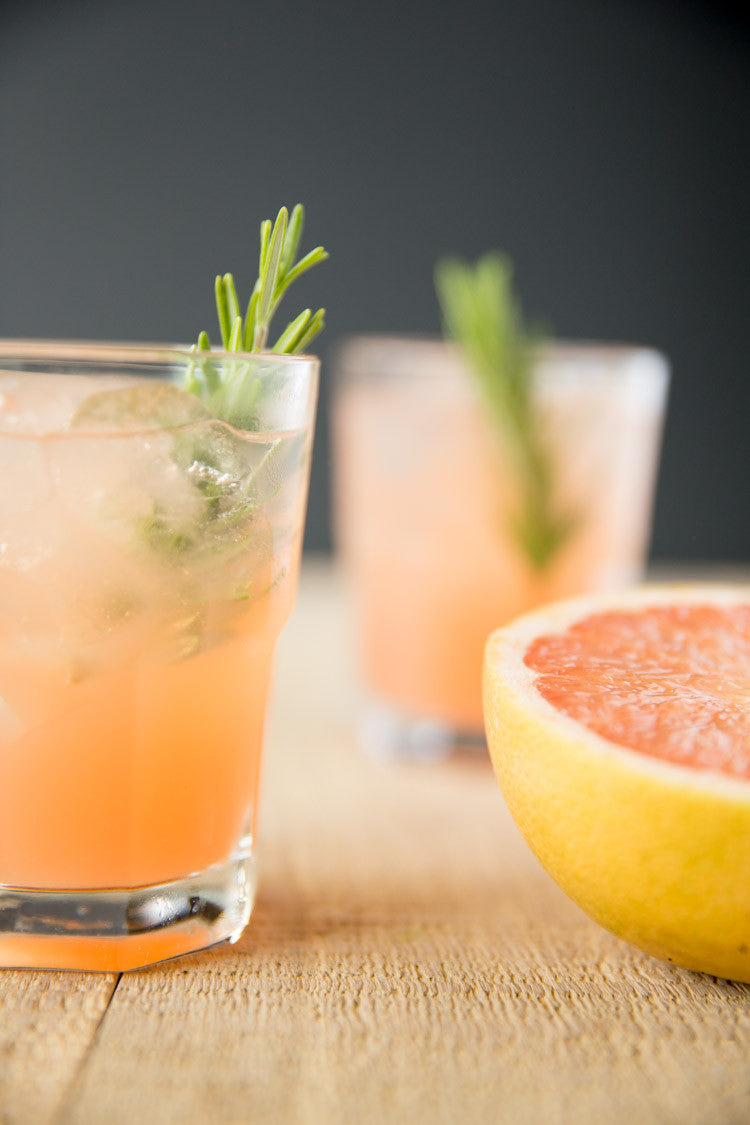 Friday Distractions: Greyhound (Grapefruit and Rosemary)