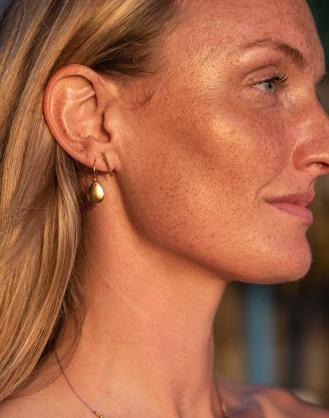 Catania Earrings: Gold/Short French