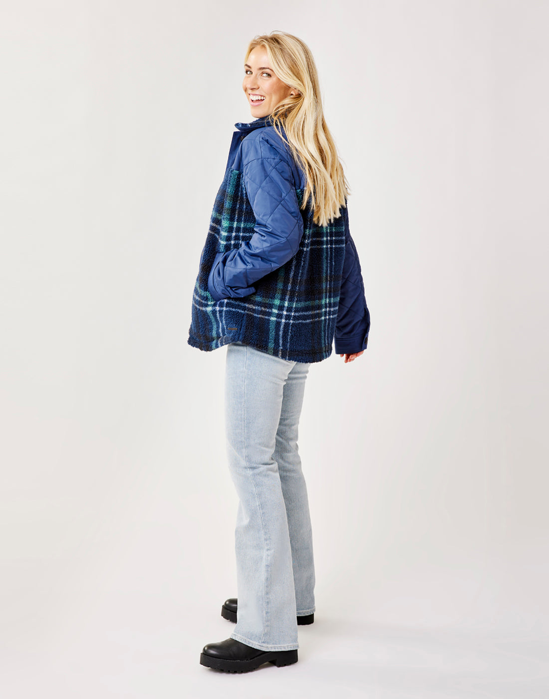 Vineyard Shacket: Dk. Blue Plaid